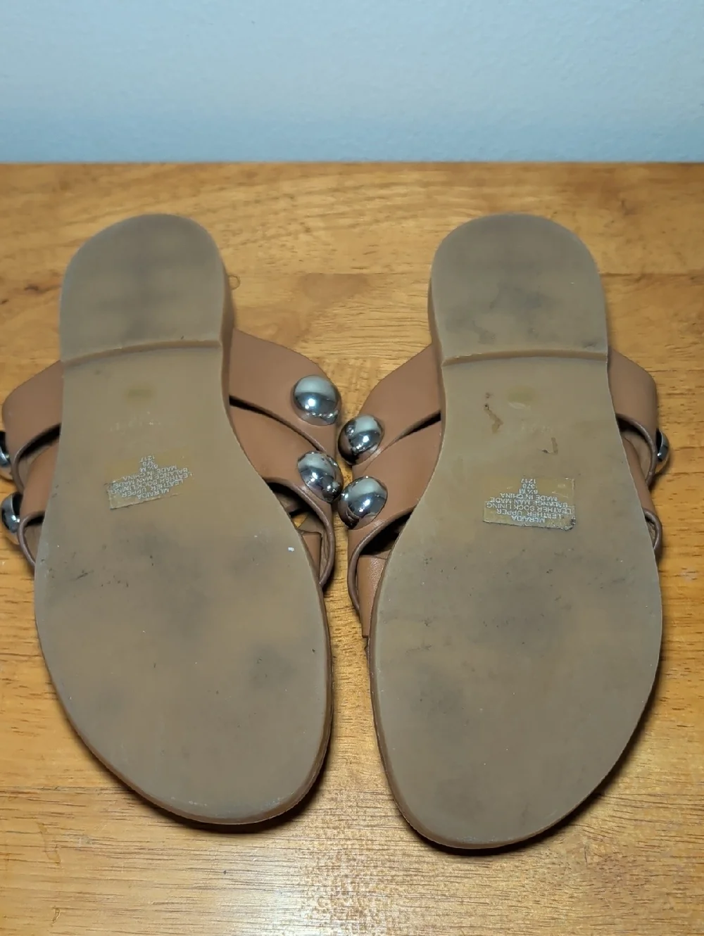 Marc Fisher Raidan Leather Stud Slide Sandal Beige Silver Women's Size 6.5